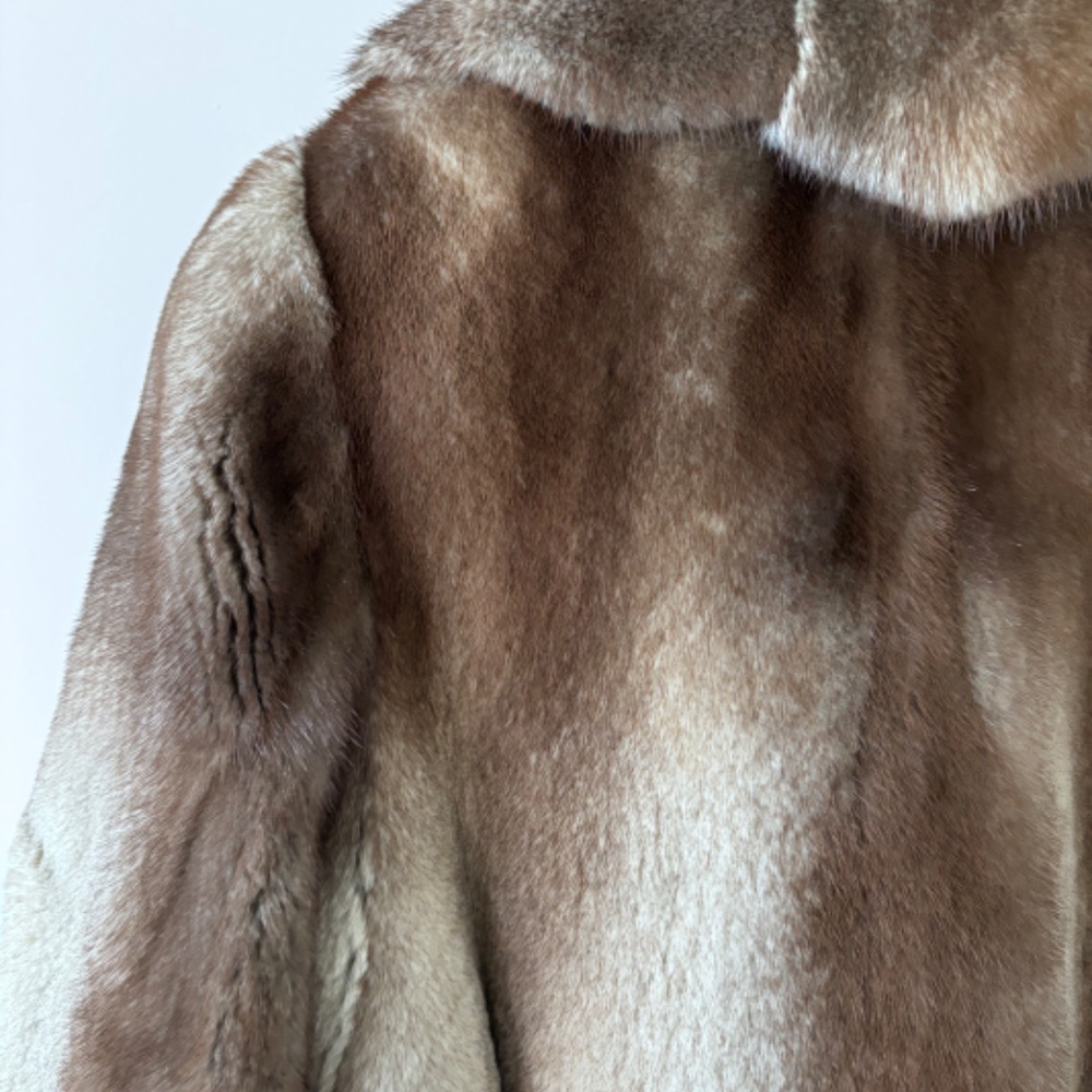 Vintage mink fur coat. - Picture 11 of 11